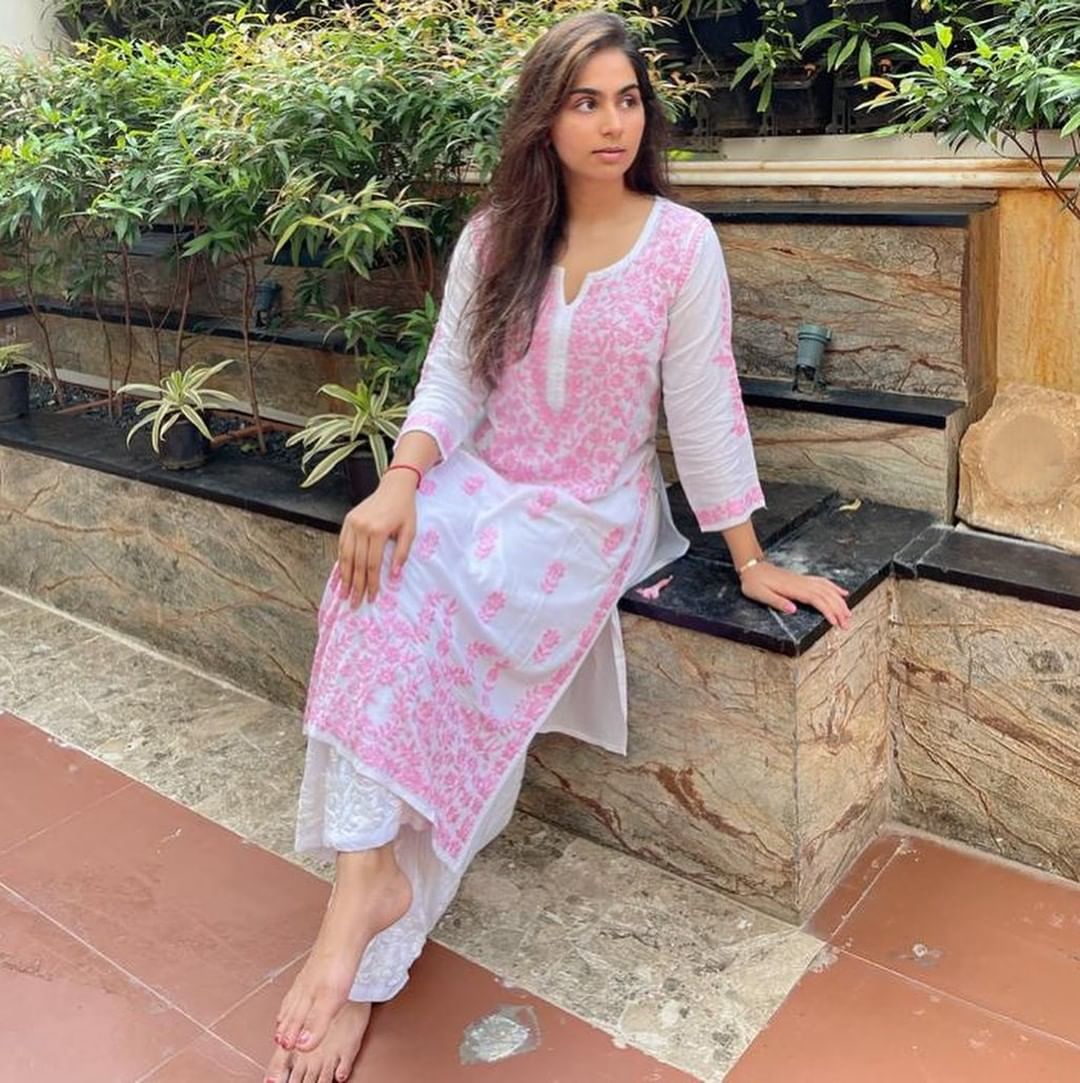 Rakul Preet looked adorable in her pinkish-white ethnic attire! LC-1254
